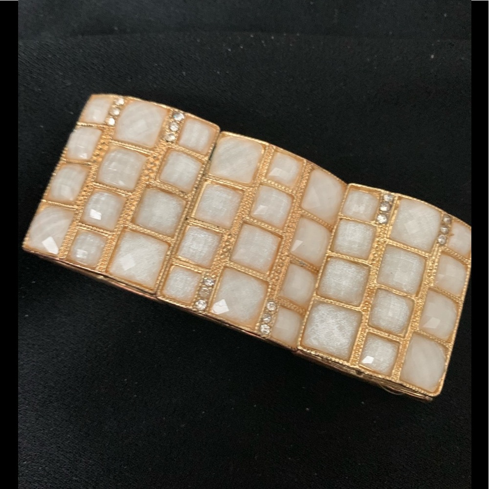 Fashion bracelet